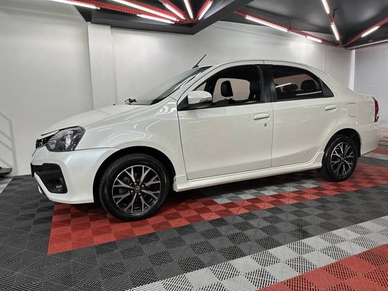 TOYOTA ETIOS 1.5 PLATINUM SEDAN 16V FLEX 4P AUTOMÁTICO TOYOTA ETIOS 1.5 PLATINUM SEDAN 16V FLEX 4P AUTOMÁTICO